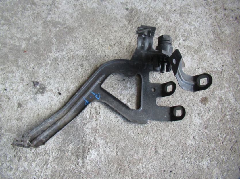 BMW F10 F11 2.0 D WSPORNIK ODBÓJ MASKI PRAWY PRZÓD