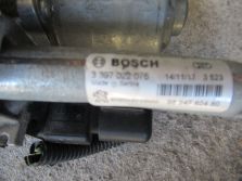 PEUGEOT 5008 II 2018 R. MECHANIZM WYCIERACZEK PRZÓD 3397022076