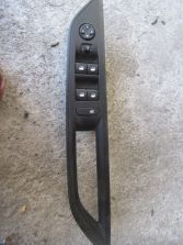 PEUGEOT 5008 II 2018 R. PRZEŁACZNIK SZYB LEWY 98248414ZD