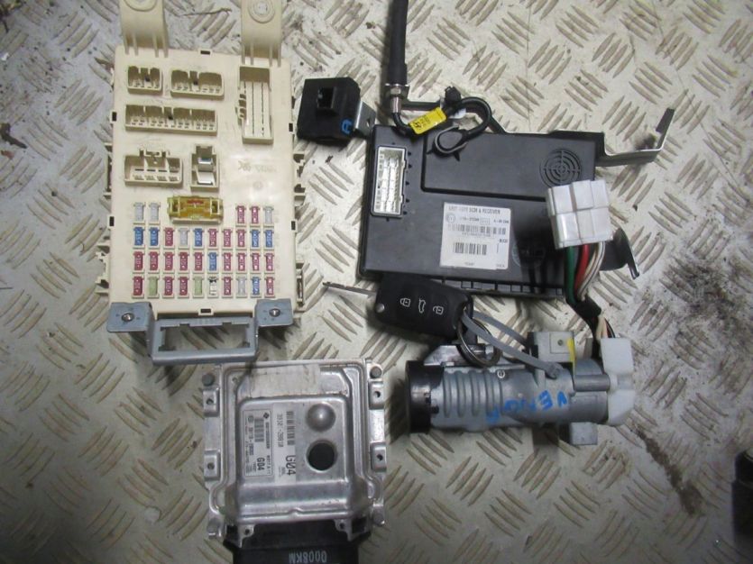 KIA VENGA 1.4 KOMPUTER STEROWNIK 39118-2B050 39101-2B810