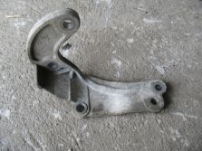 DACIA DUSTER I LIFT 1.6 ŁAPA WSPORNIK 839302057R