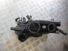 HYUNDAI SONATA HYBRID 2010-2015 2,4 OBUDOWA TERMOSTATU 2.4 G4KK 25620-2GXXX