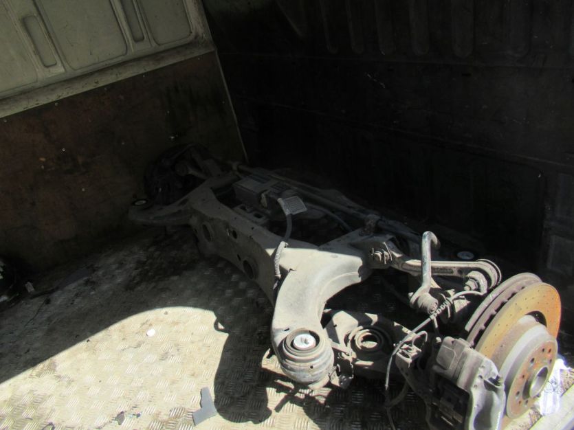 MASERATI GHIBLI M157 3.0 D ZAWIESZWNIE TYŁ BETKA TYŁ SANKI