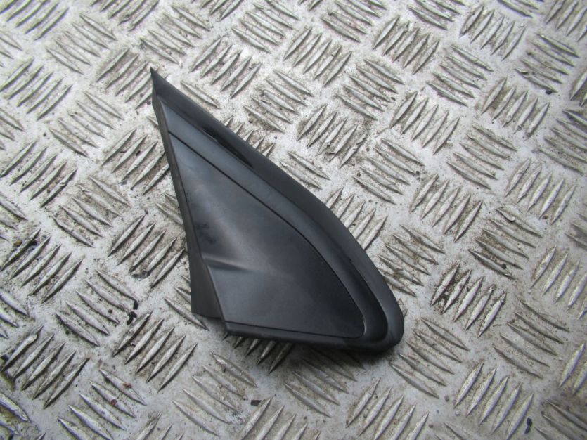 PEUGEOT 2008 I 2015 R. TRÓJKĄT BŁOTNIKA PRAWY