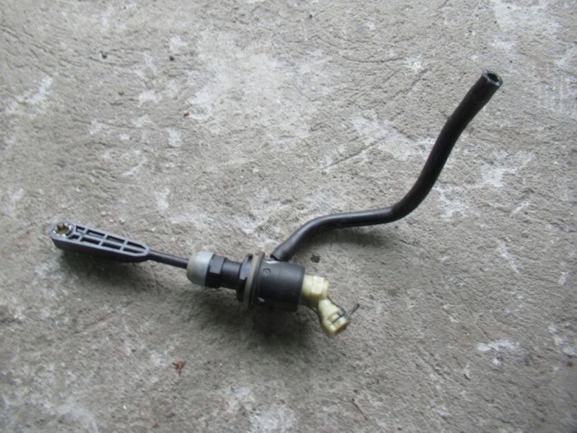 DACIA DUSTER I LIFT 1.6 16V POMPKA SPRZEGŁA