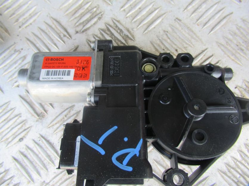 hyundai EQUUS GENESIS 2015 R. SILNICZEK SZYBY PRAWY TYŁ