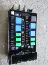 hyundai EQUUS GENESIS 2015 5.0 GDI SKRZYNKA BEZPIECZNIKÓW