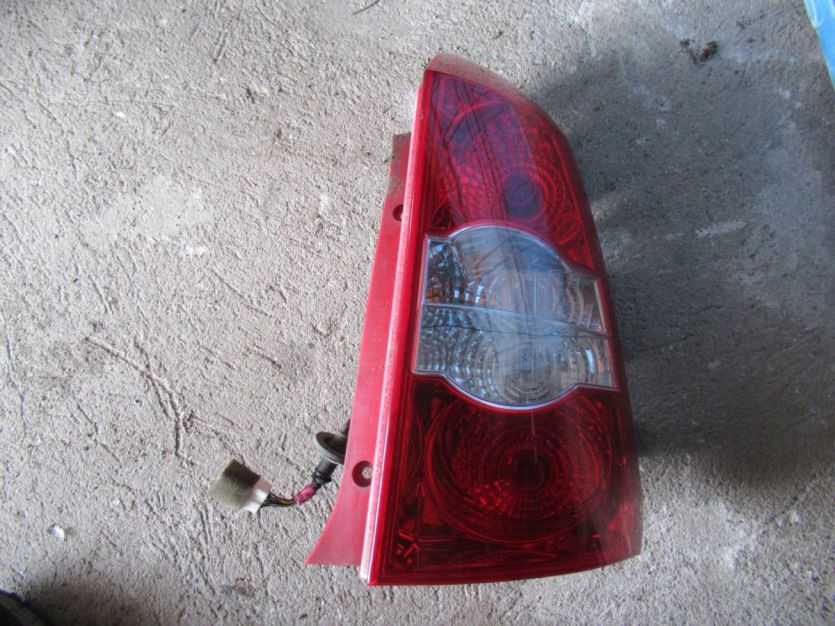 chevrolet nubira LACETTI KOMBI LAMPA PRAWY TYŁ