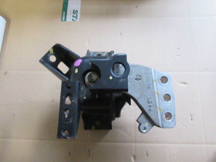 SUZUKI SX4 S-CROSS 1.4 t LIFT HYBRID VITARA HYBRID PODUSZKA SILNIKA