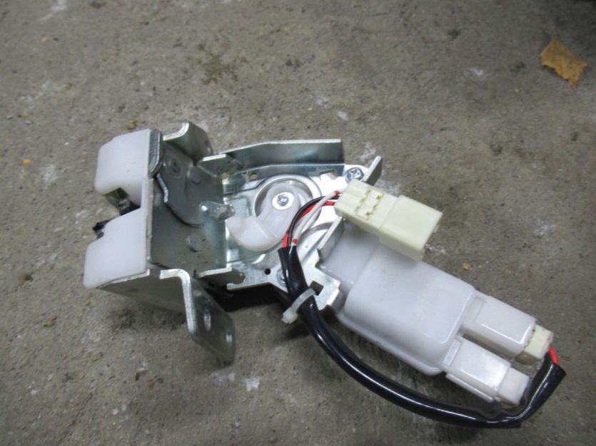 SUZUKI SX4 S-CROSS LIFT ZAMEK KLAPY BAGAZNIKA