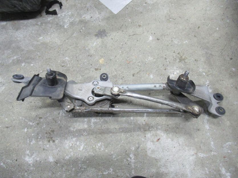 SUZUKI SX4 S-CROSS LIFT MECHANIZM WUCIERACZEK 38110-61M01