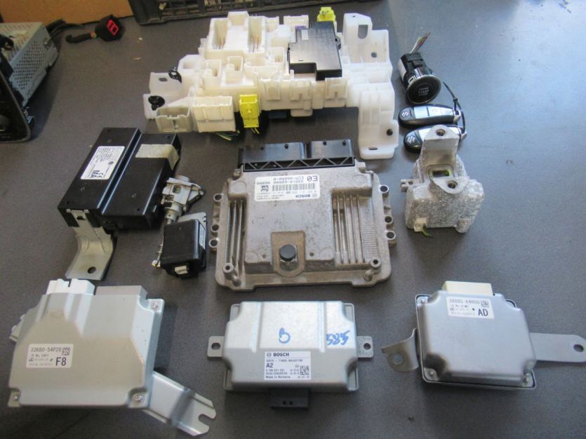 SUZUKI SX4 S-CROSS LIFT 1.4 T KOMPUTER 33910-60R00