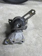 SUZUKI VITARA III SX4 S-CROSS 1.4 T PODUSZKA SILNIKA ŁAPA