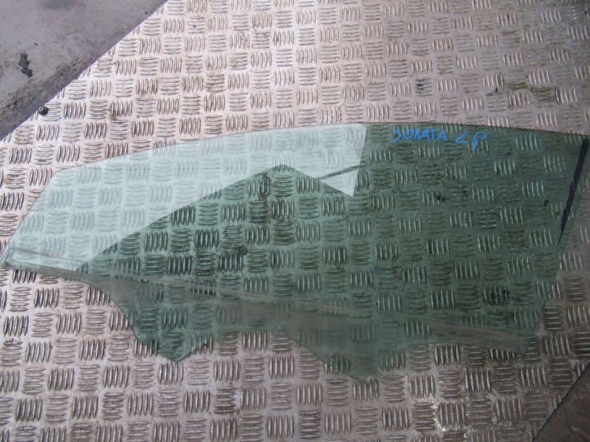 HYUNDAI SONATA HYBRID 2010-2015 2.4 SZYBA PRAWY PRZÓD