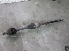 MERCEDES GLK X204 2.2 CDI PÓŁOŚ PÓŁOŚKA PRAWY PRZÓD