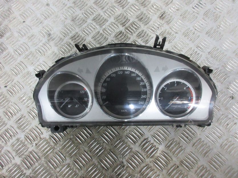 MERCEDES GLK X204 11R. LICZNIK A2049005107