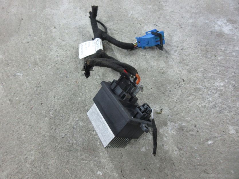 PEUGEOT 5008 II 2018 R. REZYSTOR DMUCHAWY