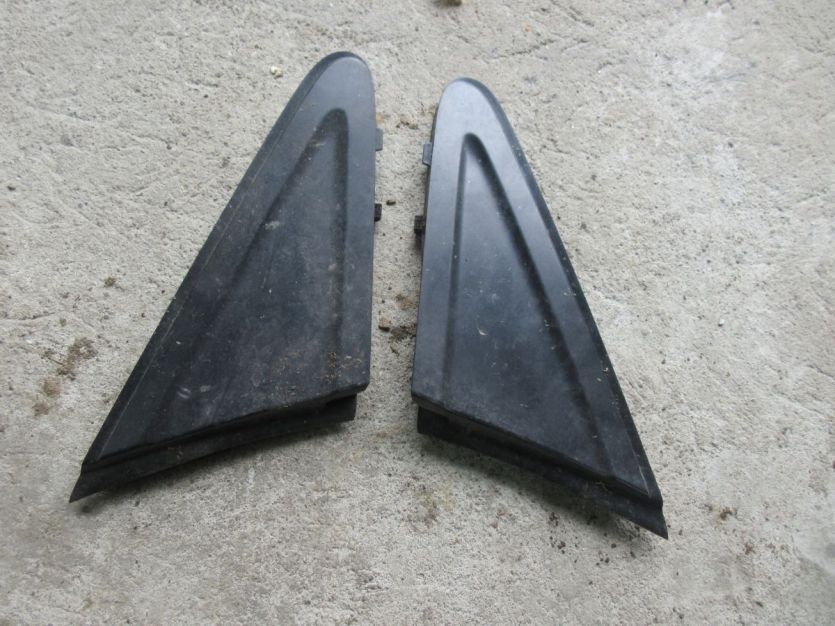 HONDA CIVIC IX SEDAN 12-16 TROJKĄT BŁOTNIKA PRAWY