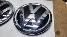 Emblemat Znaczek Logo w Grill VW Volkswagen Passat B8 2014- 3G0853601B