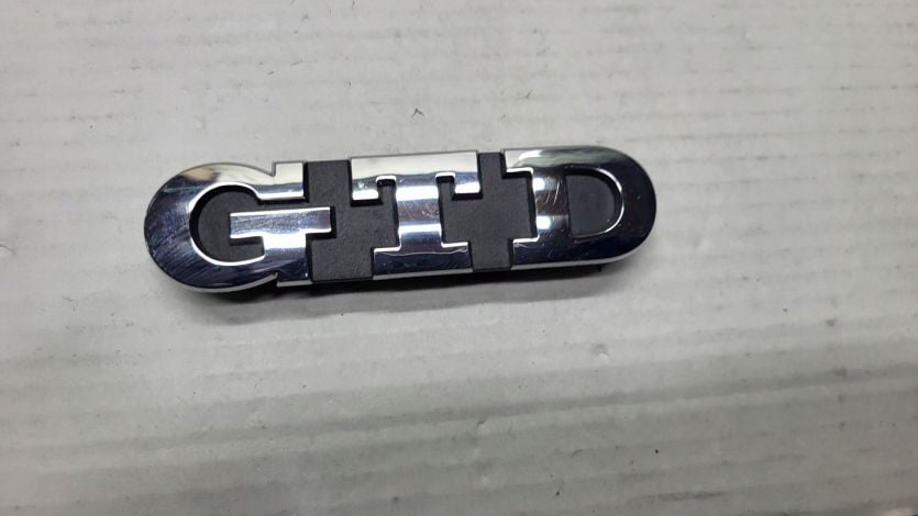 Emblemat Znaczek Logo GTD do atrapy PRZÓD GRILL VW GOLF 7 VII 5G0853679R