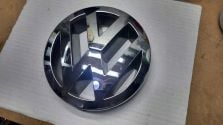 Emblemat Znaczek Logo VW PRZÓD do Atrapy GRILLA Touareg 7L6 LIFT 7L6853601A