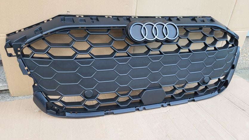 Atrapa chłodnicy GRILL Audi A3 8Y LIFT 24- OE 8Y0853651 BLACK ORYG. NOWY !!