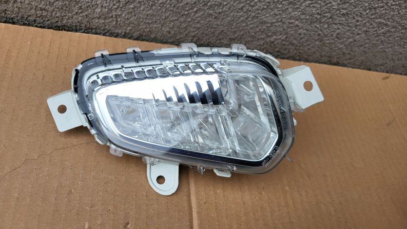 Halogen LED PRAWY Volvo V40 II Cross Country 2012- OE 31323116 ORYG! NOWY !