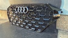 Atrapa chłodnicy GRILL Audi RSQ3 83A 19- Q3 RS 83A853651D ORYGINAŁ NOWY !!!