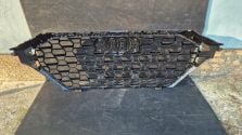 Atrapa chłodnicy GRILL Audi RSQ3 83A 19- Q3 RS 83A853651D ORYGINAŁ NOWY !!!