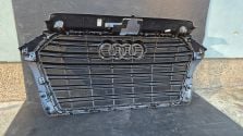 Atrapa chłodnicy GRILL Audi A3 8V LIFT 16-20 OE 8V5853651M ORYG. NOWA !!!