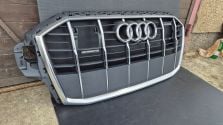 Atrapa chłodnicy GRILL Audi Q7 4M LIFT 19- OE 4M0853651AJ AH AG AF OE NOWA!