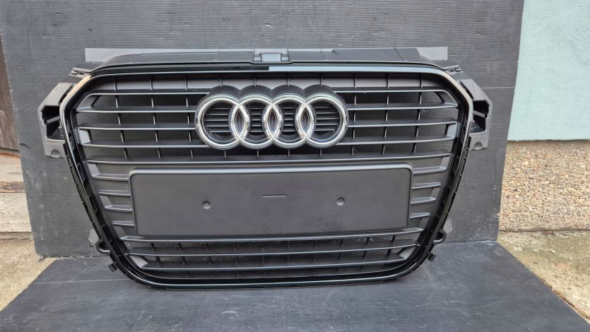 Atrapa chłodnicy GRILL Audi A1 8X0 10-14 OE 8X0853651 BLACK ORYG. NOWA !!!