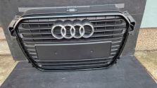 Atrapa chłodnicy GRILL Audi A1 8X0 10-14 OE 8X0853651 BLACK ORYG. NOWA !!!