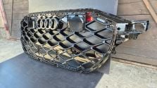 Atrapa chłodnicy GRILL Audi RSQ8 SQ8 Q8 LIFT 24- OE 4M8853651CB CC NOWY !!!