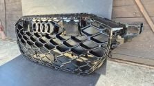 Atrapa chłodnicy GRILL Audi RSQ8 SQ8 Q8 LIFT 24- OE 4M8853651CB CC NOWY !!!