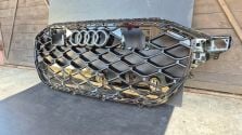 Atrapa chłodnicy GRILL Audi RSQ8 SQ8 Q8 LIFT 24- OE 4M8853651CB CC NOWY !!!