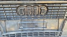 Atrapa chłodnicy GRILL Audi A4 B7 8E0 2005-2008 OE 8E0853651Q Stan BDB ORYG