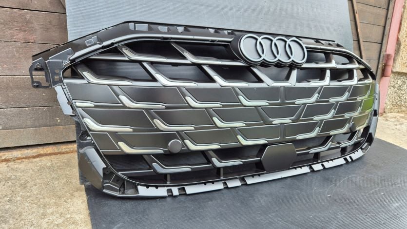 Atrapa chłodnicy GRILL Audi A3 8Y LIFT 24- S-LINE OE 8Y0853651AF BLACKCHROM