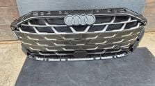 Atrapa chłodnicy GRILL Audi A3 8Y LIFT 24- S-LINE OE 8Y0853651AF BLACKCHROM