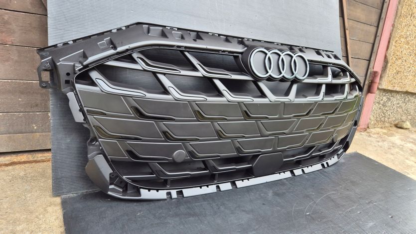 Atrapa chłodnicy GRILL Audi A3 8Y LIFT 24- S-LINE OE 8Y0853651AF BLACK NOWY