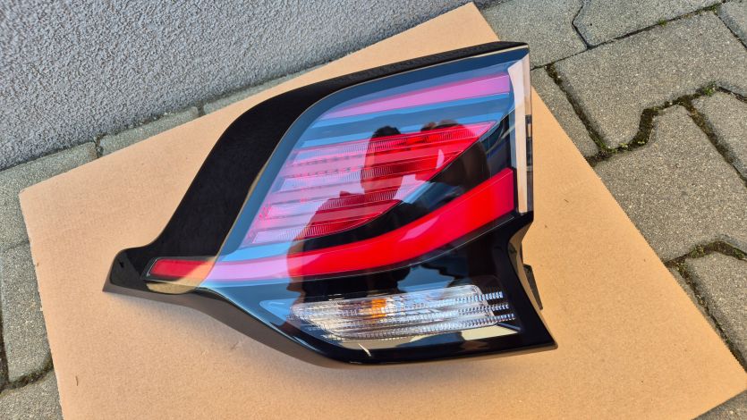 Lampa tylna LED LEWY TYŁ Kia Sportage V 5 2021- OE 92401-R2000 EUROPA ORYG.