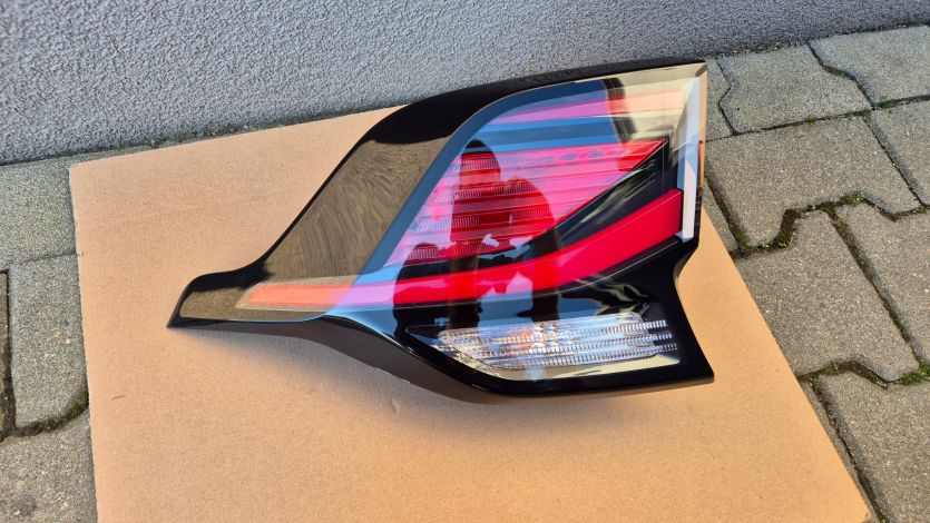 Lampa tylna LED LEWY TYŁ Kia Sportage V 5 2021- OE 92401-R2000 EUROPA ORYG.