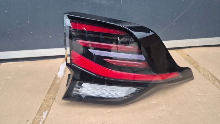 Lampa tylna LED PRAWA TYŁ Kia Sportage V 5 2021- OE 92402-R2100 EU ORYGINAŁ