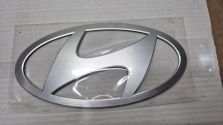 Znaczek Emblemat Logo PRZÓD Grill Hyundai Tucson IV LIFT 2024- SREBRNY NOWY