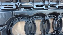 Atrapa chłodnicy GRILL Audi SQ8 Q8 LIFT 2023- OE 4M8853651BS CK BR CL NOWY!